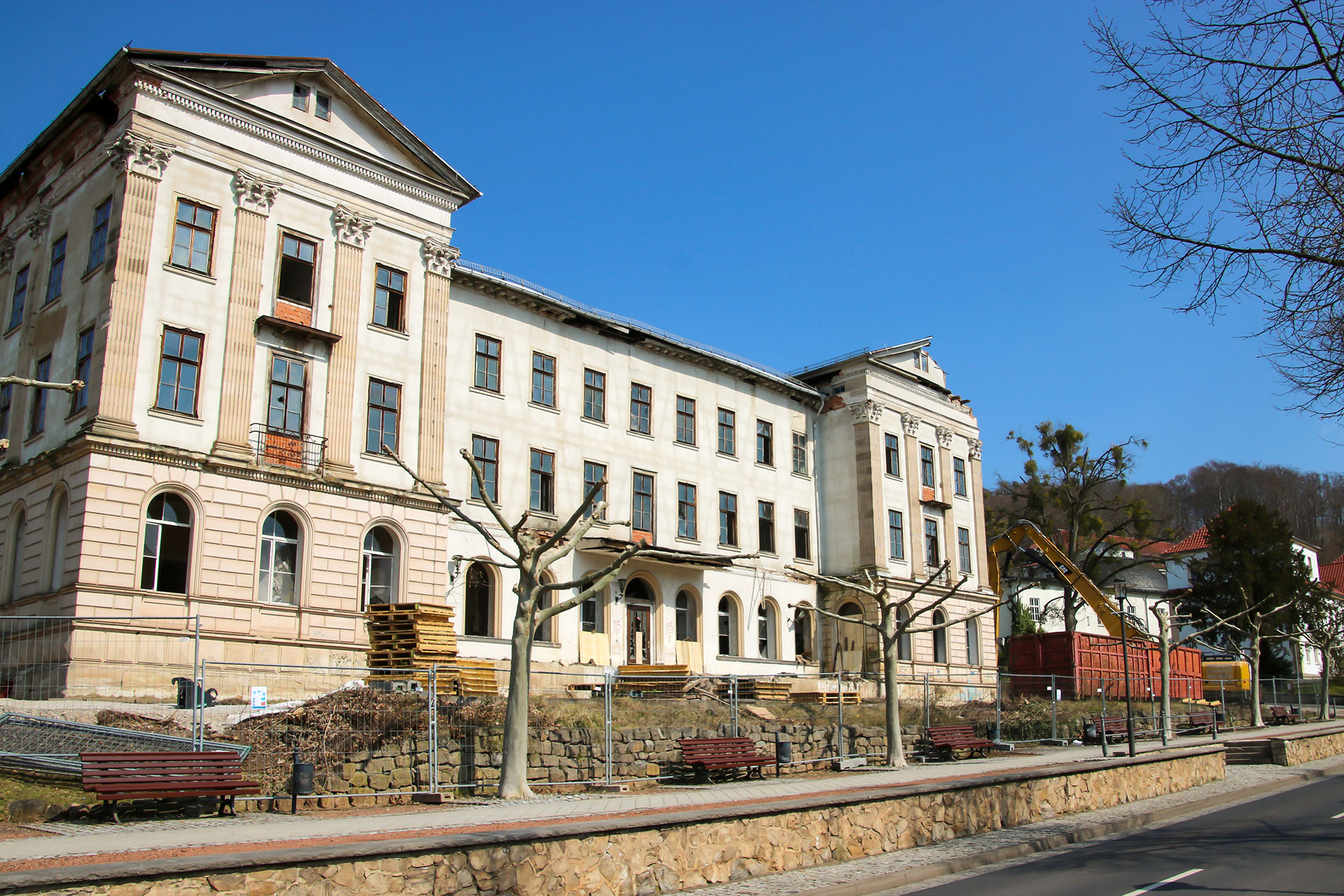 MB Spezialabbruch - Projekte: Hotel Charlotte - Teilrückbau & Bauteilsicherung Hotel „Charlotte“, Bad Liebenstein